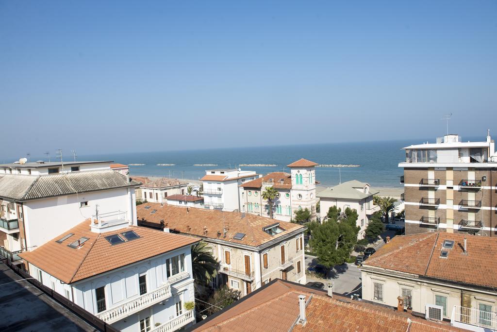 Hotel Gabbiano Porto San Giorgio Exteriör bild