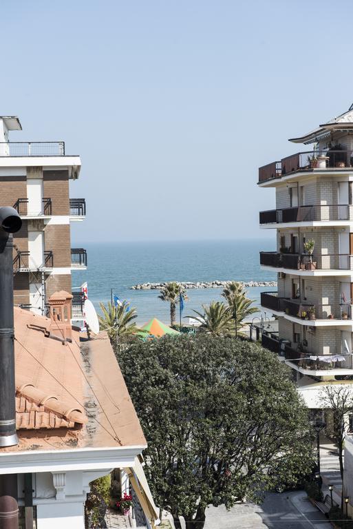 Hotel Gabbiano Porto San Giorgio Exteriör bild