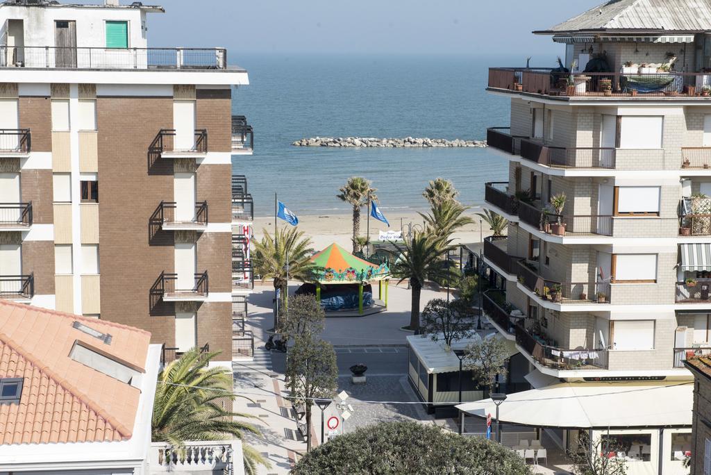 Hotel Gabbiano Porto San Giorgio Exteriör bild