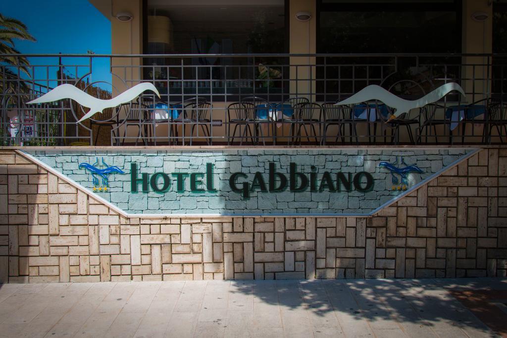 Hotel Gabbiano Porto San Giorgio Exteriör bild