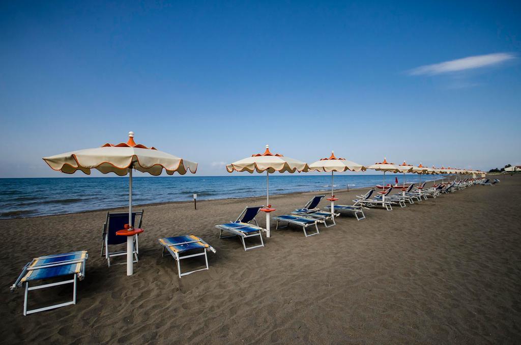 Hotel Gabbiano Porto San Giorgio Exteriör bild