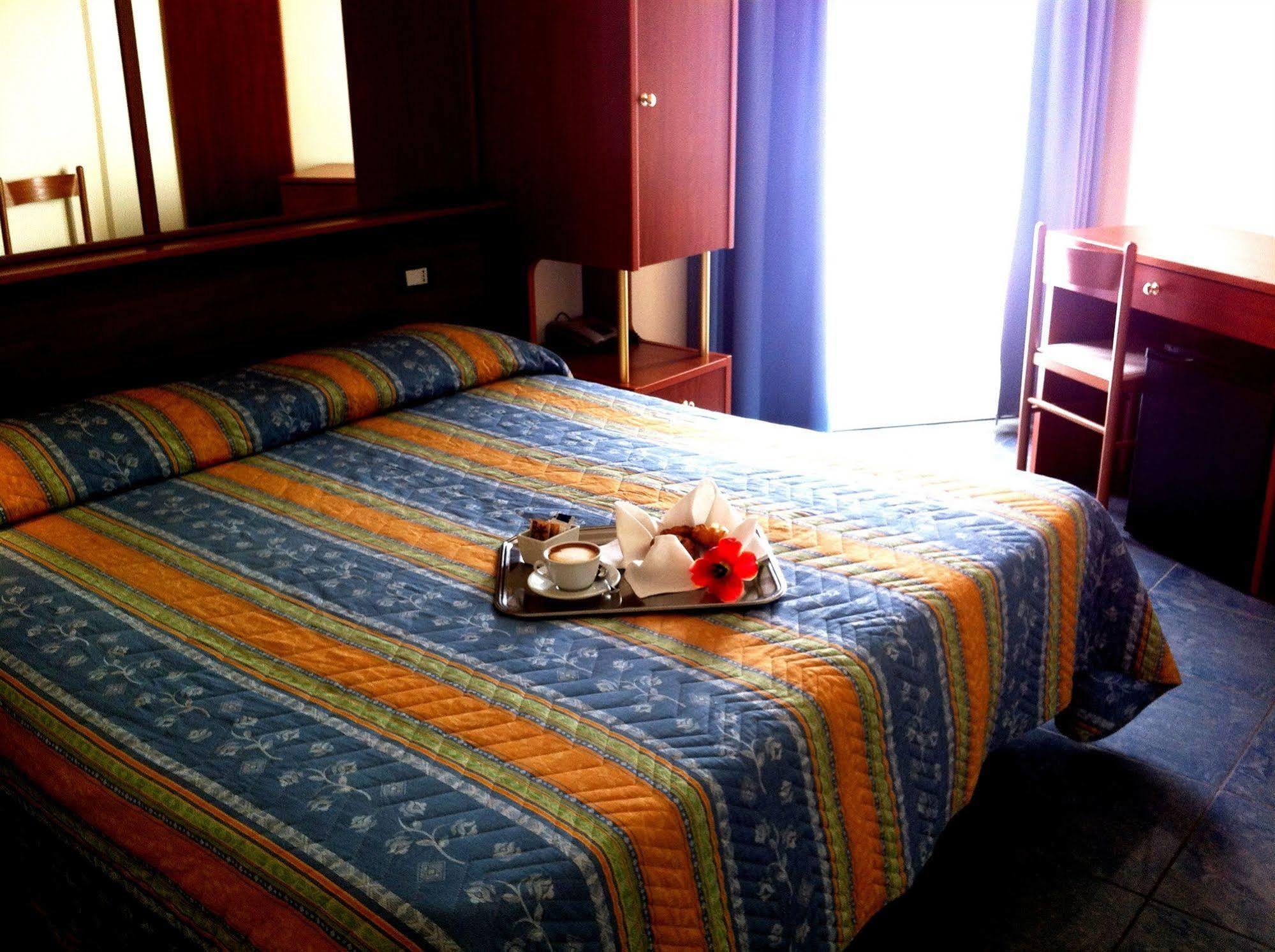 Hotel Gabbiano Porto San Giorgio Exteriör bild