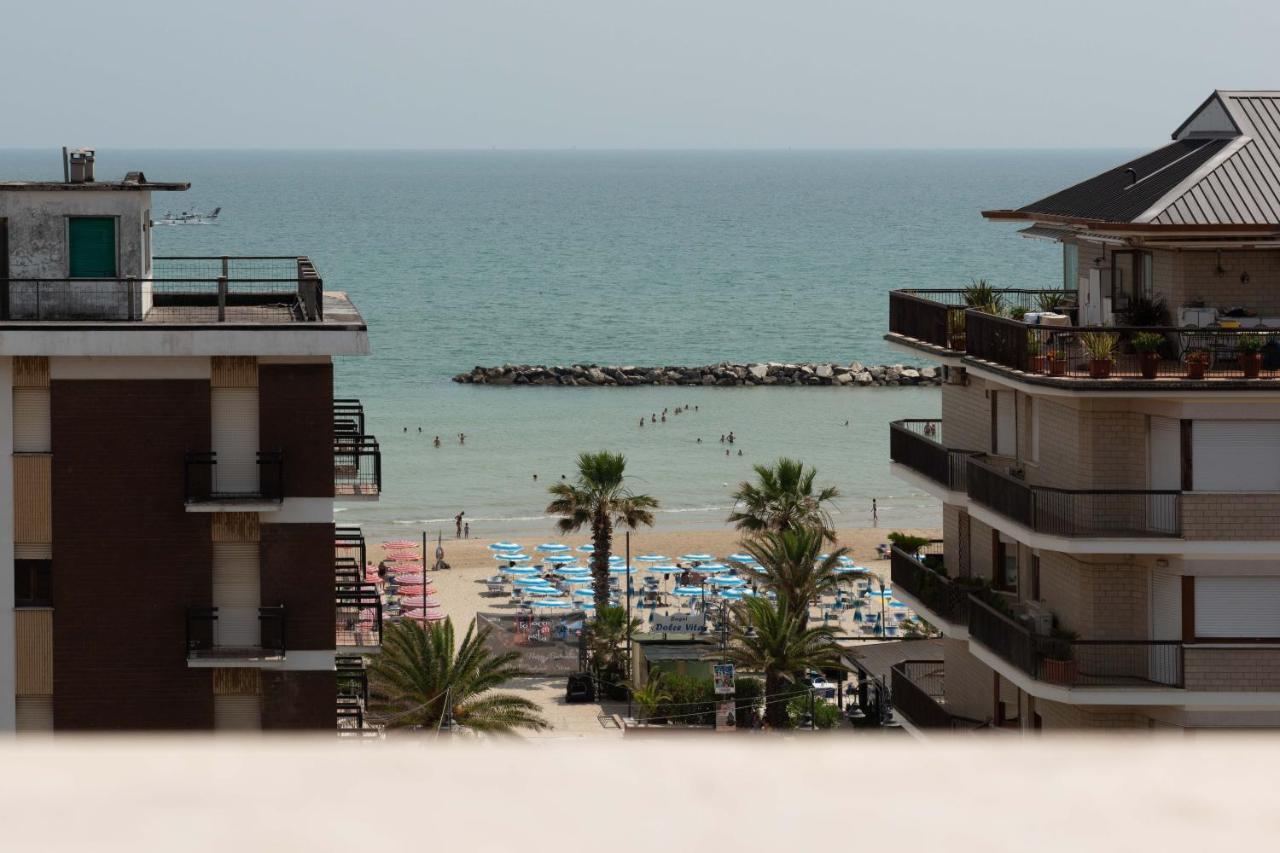Hotel Gabbiano Porto San Giorgio Exteriör bild