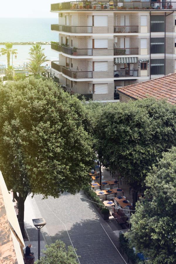 Hotel Gabbiano Porto San Giorgio Exteriör bild